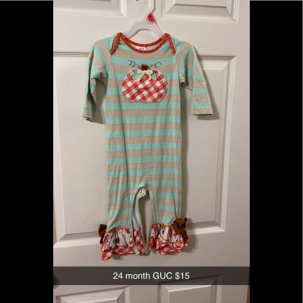 Ricrac and ruffles pumpkin romper